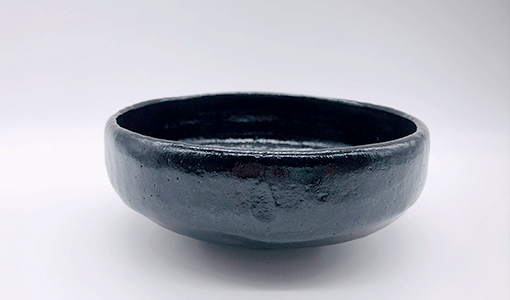 黒楽　馬盥茶碗